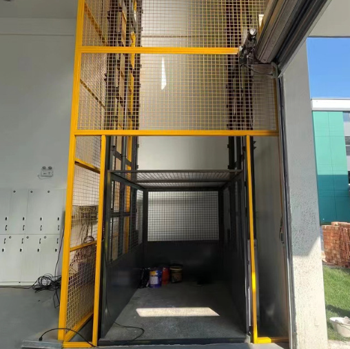 中山导轨式升降机助力物流园破解运输难题