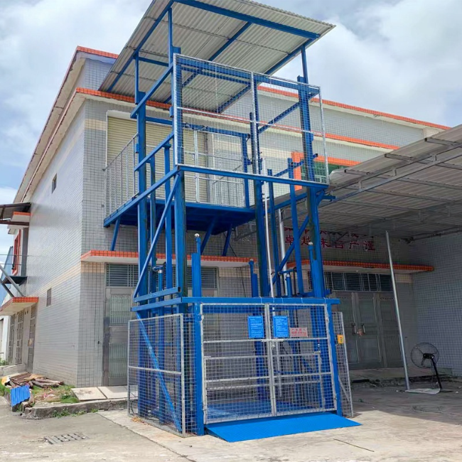 中山建材厂室外升降货梯安装